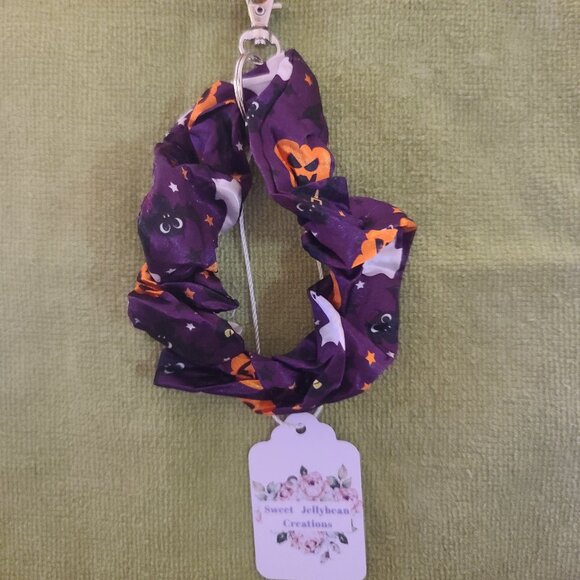 Scrunchie Halloween Themed Wristlet Keyring - Picture 1 of 3